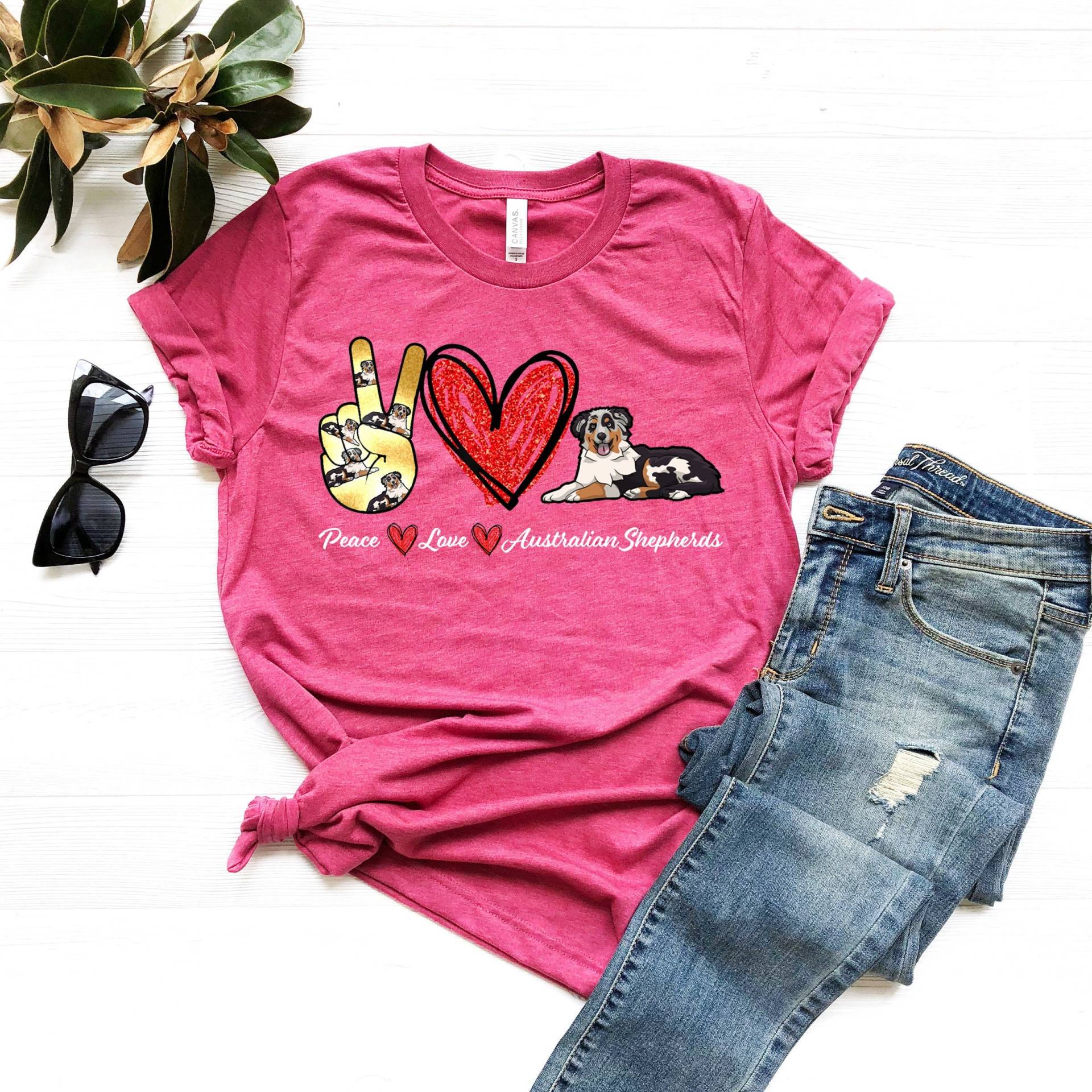 Peace Love Shepherd T-Shirt - Aussie Liebhaber Kleidung Australian Hundebesitzer Outfit Haustier Geschenk Mama Shirt Peace Love Shepherd T-Shirt - Aussie Liebhaber Kleidung Australian Hundebesitzer Outfit Haustier Geschenk Mama Shirt von CustomixDesign