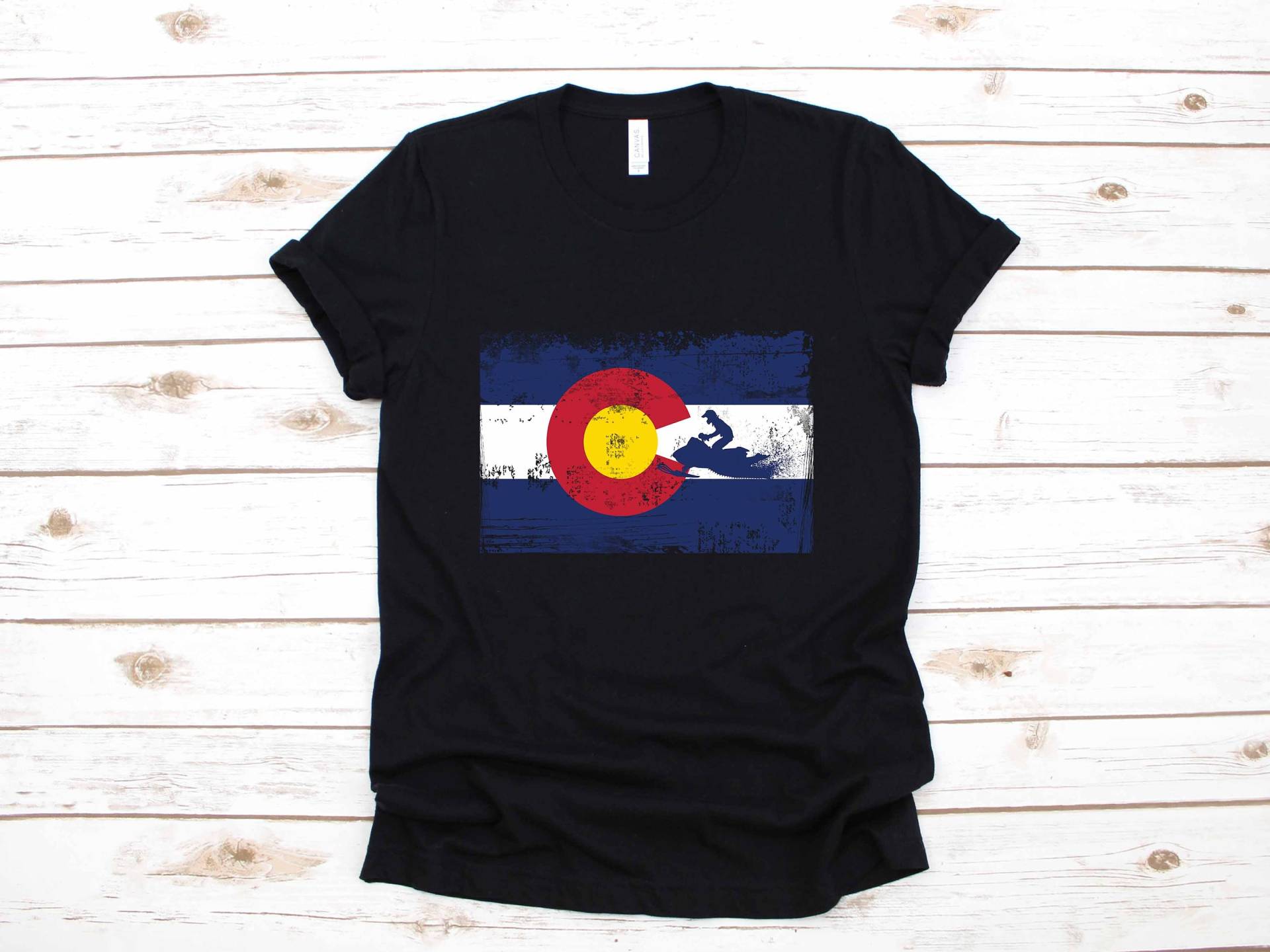 Schneemobil Colorado Flagge Bekleidung Snowmobiling Geschenk | T-Shirt Lange Ärmel Sweatshirt Hoodie Tank-Top von CustummMerch