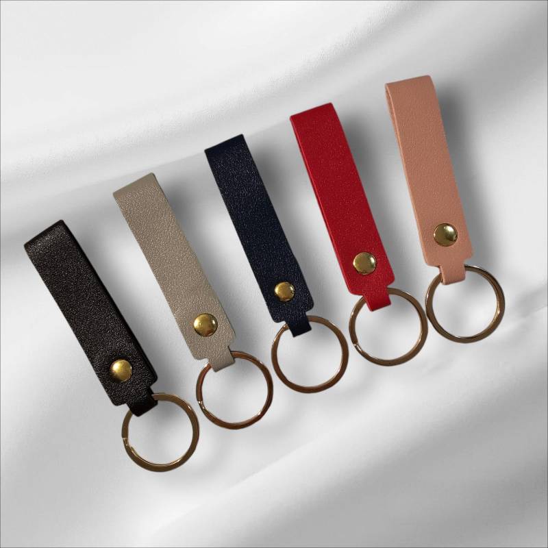 Personalisierter Schlüsselanhänger Aus Leder in 5 Farben - Ein Tolles Geschenk Für Familie Und Freunde Personalisierter Schlüsselanhänger Aus Leder in 5 Farben - Ein Tolles Geschenk Für Familie Und Freunde von CutCreativDesigns