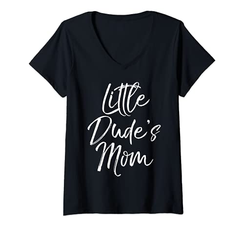 Damen Matching Mom & Son Gifts for Mother's Day Little Dude's Mom T-Shirt mit V-Ausschnitt Damen Matching Mom & Son Gifts for Mother's Day Little Dude's Mom T-Shirt mit V-Ausschnitt von Cute Mom Shirts Mother's Day Gifts Design Studio
