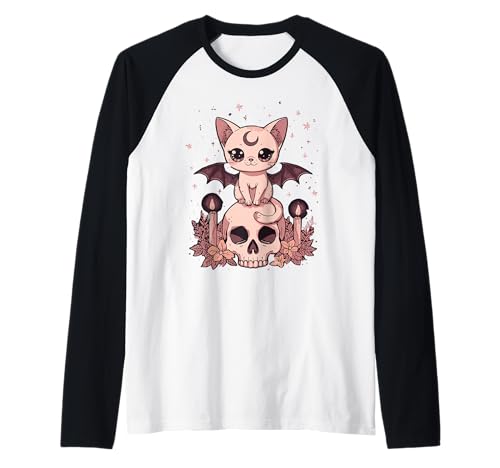 Niedliche rosa Fledermaus-Katze, die auf Totenkopf-Skelett-Kerzen sitzt Raglan Niedliche rosa Fledermaus-Katze, die auf Totenkopf-Skelett-Kerzen sitzt Raglan von Cute Pastel Colors Bat Cat Animal on Skull Candles