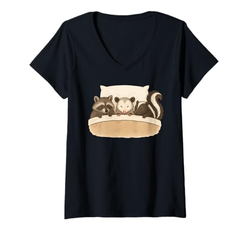 Damen Cute Raccoon Possum Skunk Sleeping On A Bed T-Shirt mit V-Ausschnitt Damen Cute Raccoon Possum Skunk Sleeping On A Bed T-Shirt mit V-Ausschnitt von Cute Raccoon Possum Skunk Apparel