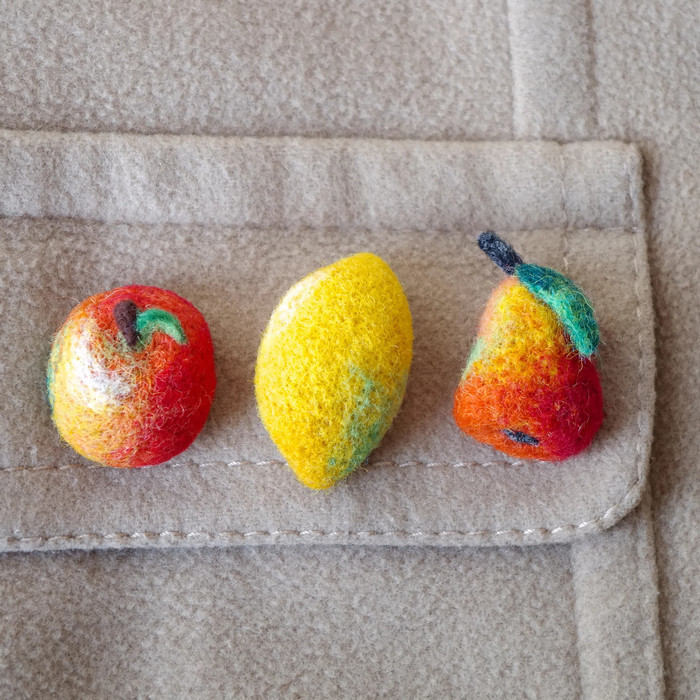Filzobst Anstecknadel Set Wollbroschen Apfel, Birne, Zitrone von CuteAndFelted