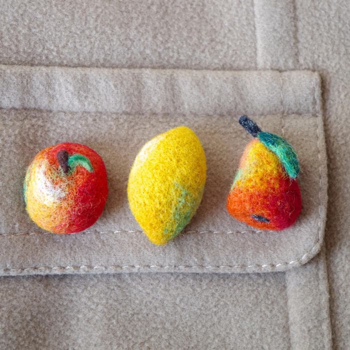 Filzobst Anstecknadel Set Wollbroschen Apfel, Birne, Zitrone von CuteAndFelted