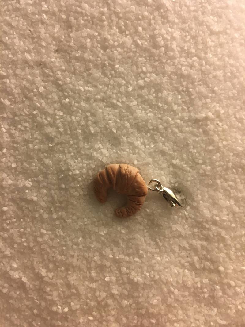 Charm "Croissant" von CuteCharmsAT