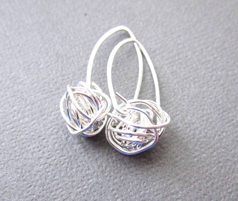 Alle Sterling Silber Mini Draht Ball Ohrringe Mit Draht, Einfache Moderne Alle Sterling Silber Mini Draht Ball Ohrringe Mit Draht, Einfache Moderne von CuteJewels