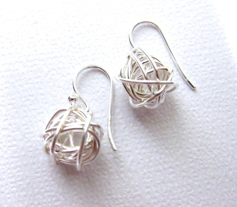 Baumeln Tropfen Ohrringe, Sterling Silber Moderne Schmuck, Kurze Verdrahtete Kugel Verhedderte Ohrring von CuteJewels