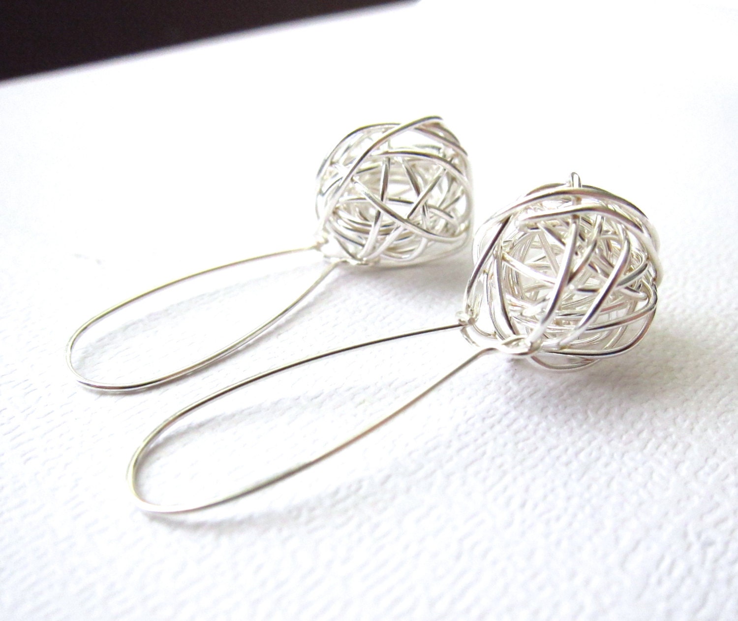 Draht Ohrringe, Sterling Silber, Silber Verhedder Ball, Ball Wire Wrapped Handgemacht Von Cutejewels in Chicago Draht Ohrringe, Sterling Silber, Silber Verhedder Ball, Ball Wire Wrapped Handgemacht Von Cutejewels in Chicago von CuteJewels