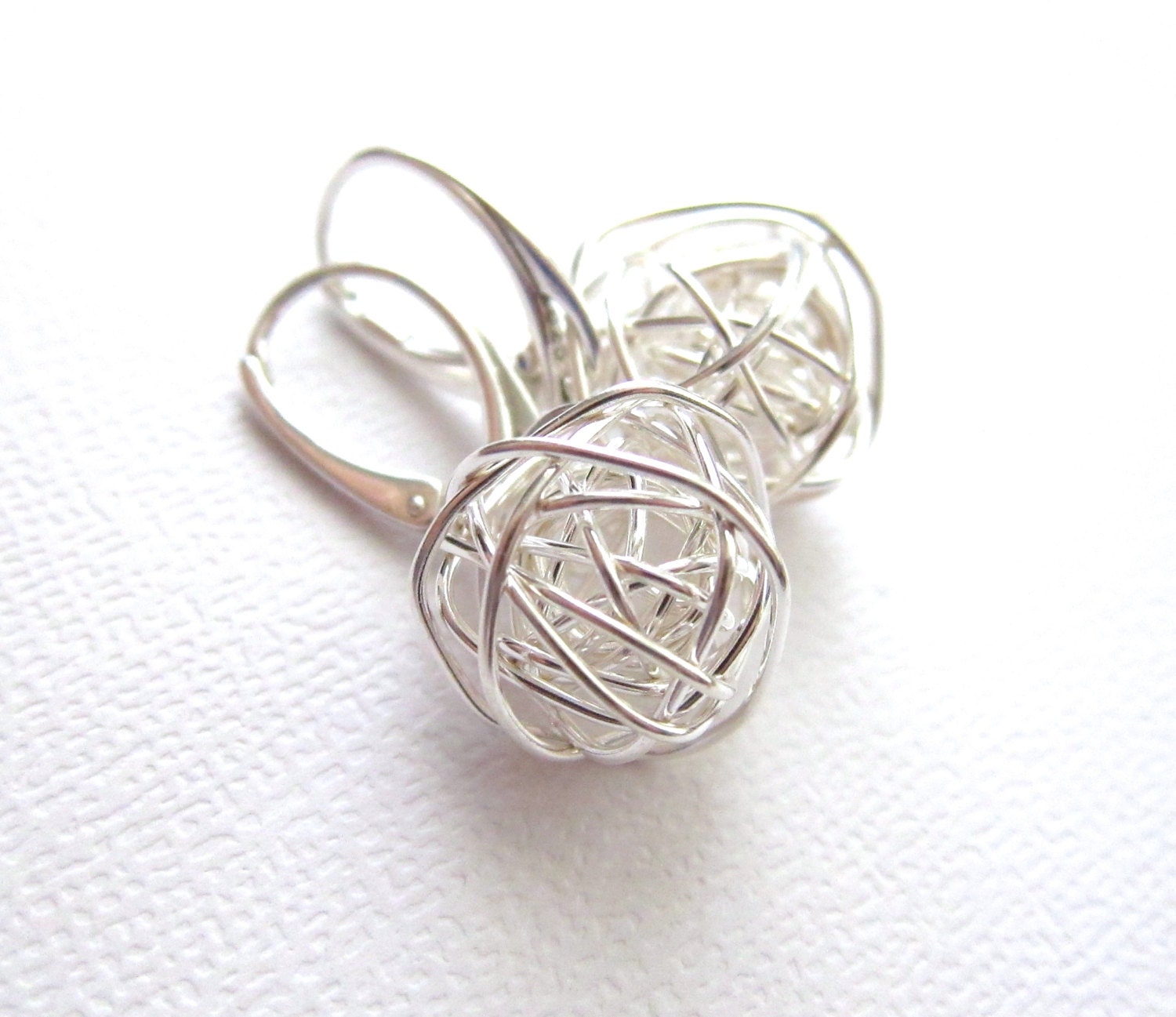 Große Wirre Kugel Ohrringe An Klappbrisuren, Sterling Silber Ohrringe, Moderne Von Cutejewels Große Wirre Kugel Ohrringe An Klappbrisuren, Sterling Silber Ohrringe, Moderne Von Cutejewels von CuteJewels