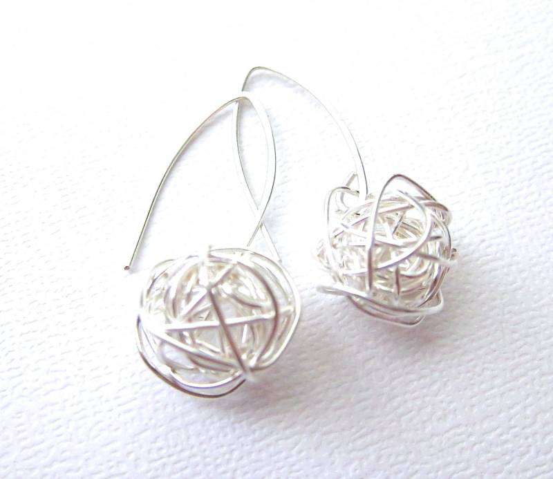 Moderne Wire Ball Ohrringe Mit Sterling Silber Draht Gemacht, Einfache Moderne Ohrringe, Lange Ohr Moderne Wire Ball Ohrringe Mit Sterling Silber Draht Gemacht, Einfache Moderne Ohrringe, Lange Ohr von CuteJewels