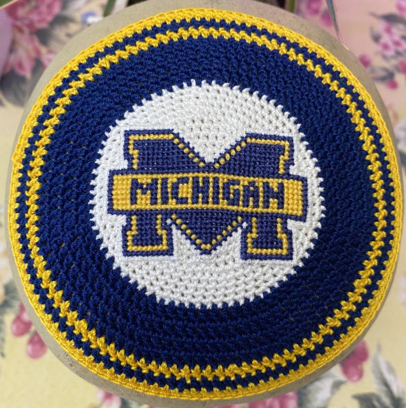 Kippah Artenschutz-Logo Gehäkelt Und Aufgenäht. Immer Custom Gehäkelt Kippah Artenschutz-Logo Gehäkelt Und Aufgenäht. Immer Custom Gehäkelt von CuteKippah