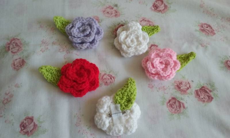 Gehäkelter Blume Brosche Set 4/Rose Gehäkelter Blume Brosche Set 4/Rose von CuteLilCrochet