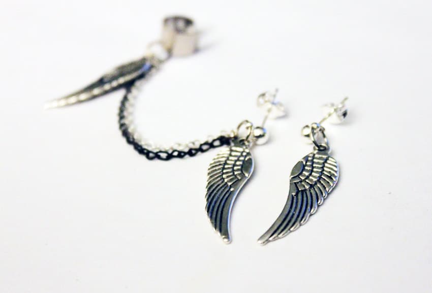 Silber Flügel Und Zweifarbige Kette Ohrring Set Silber Flügel Und Zweifarbige Kette Ohrring Set von CuteNSassyShop