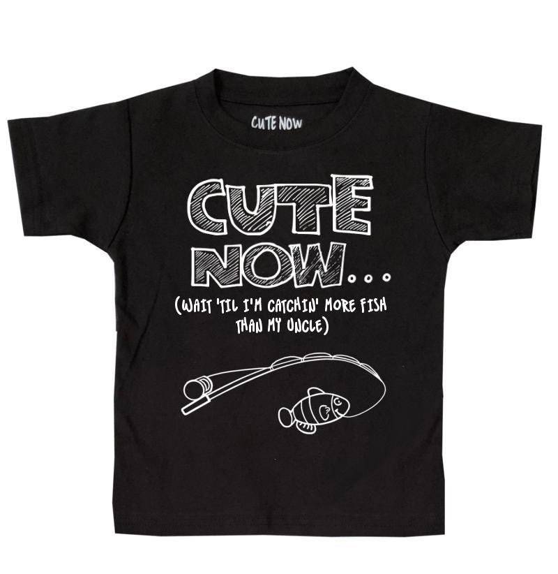 Cute Now ... | 'bis Ich Catchin' Mehr Fisch Als Mein Onkel Bin Lustiges Kleinkind-Kinder-T-Shirt T-stück 2T-6T Angeln Bass Angler von CuteNow