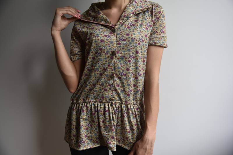 Vintage 90S Blumen Bluse Seidiges Top in Gelb Grün | S/M von CuteVintageHouse