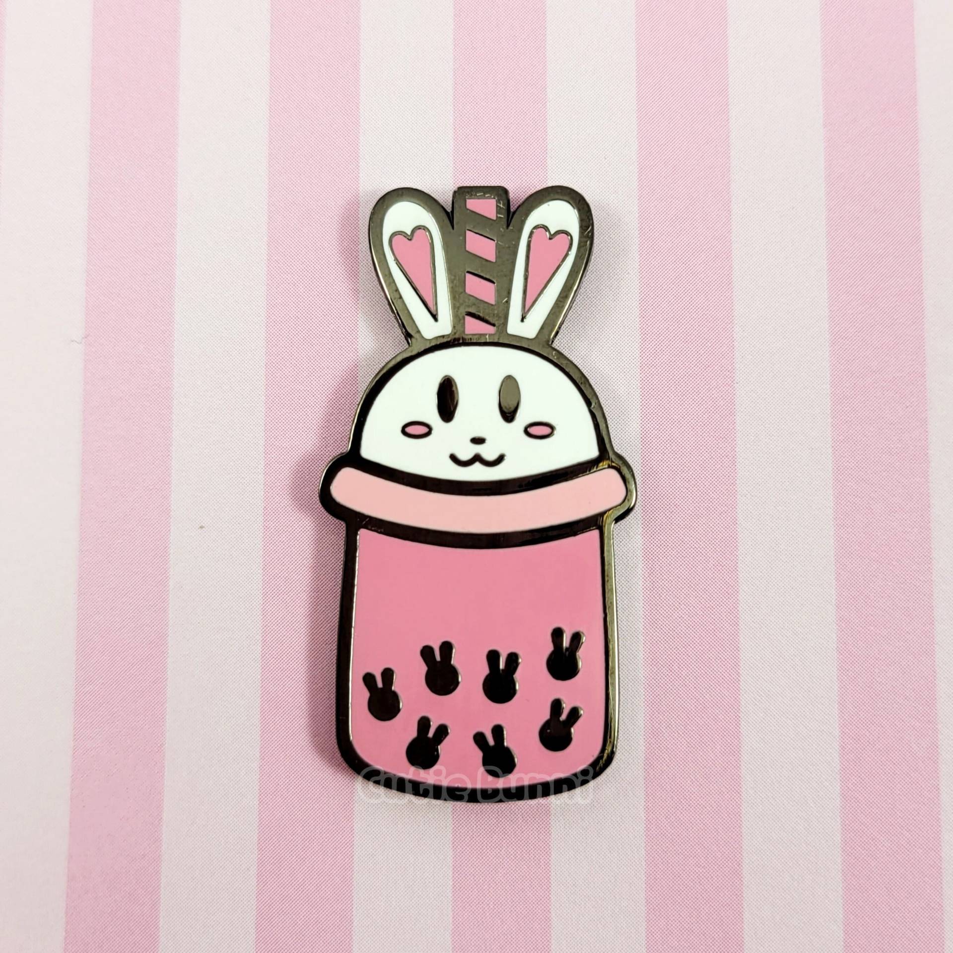 Hase Boba Emaille Pin Hase Boba Emaille Pin von CutieBunni