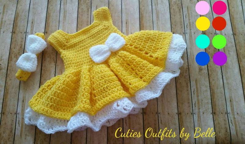 Gehäkeltes Babykleid Gelb/Weiß Mit Stirnband von CutieOutfitsbyBelle
