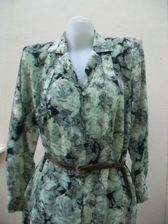 Wunderschöne Vintage Hanae Mori Paris Seide Schwarz Und Weiß Rosen Print Kleid Größe 9A3 von CvintageLand