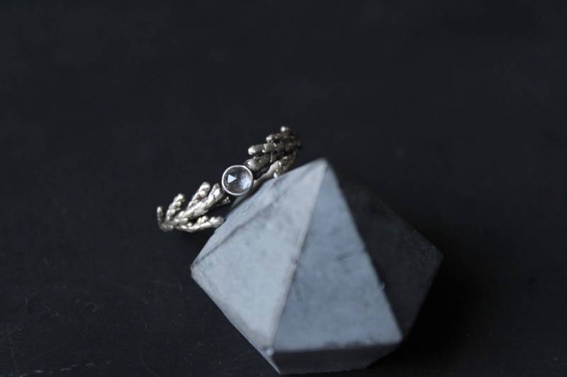 Zedernblatt Sterling Silber Ring Weißer Quarz Natur Verlobungsring Zedernblatt Sterling Silber Ring Weißer Quarz Natur Verlobungsring von CyKLu
