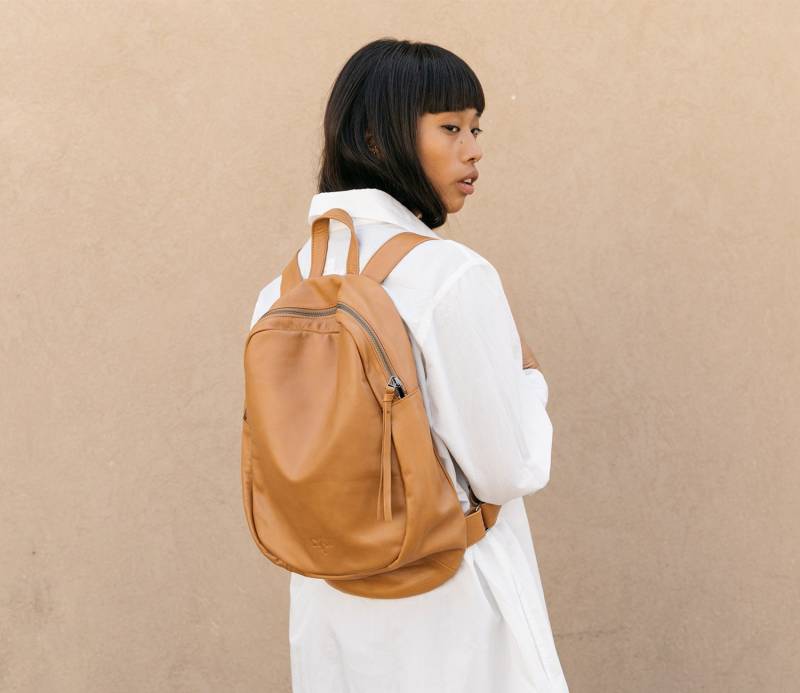 Frauen Leder Rucksack, Reise Laptop Rucksack Geldbörse, Handgemachter von CyanByMiriWeiss