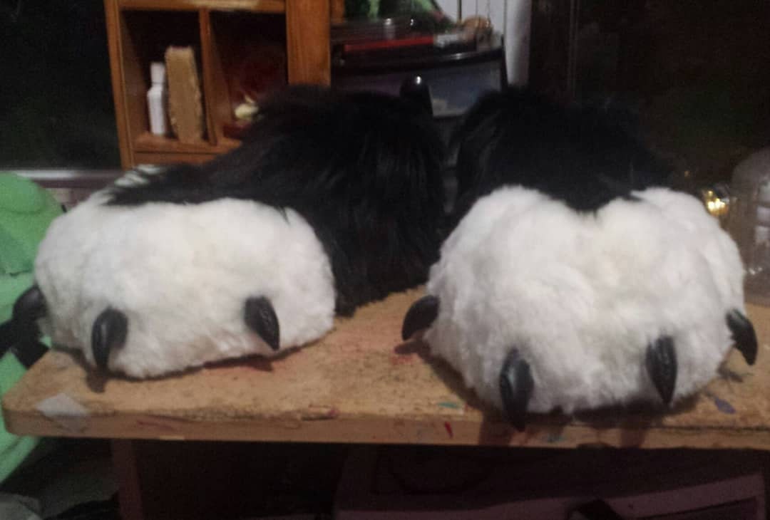 Füße Tatzen Bestickt Füße Tatzen Bestickt von CyanKittyCreations