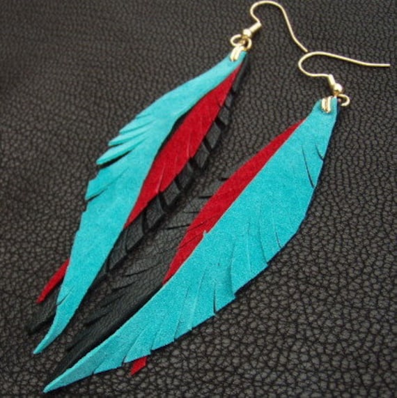 Leder Feder Ohrringe - Türkis, Knallrot, Schwarz Leder Feder Ohrringe - Türkis, Knallrot, Schwarz von CyclonaDesigns