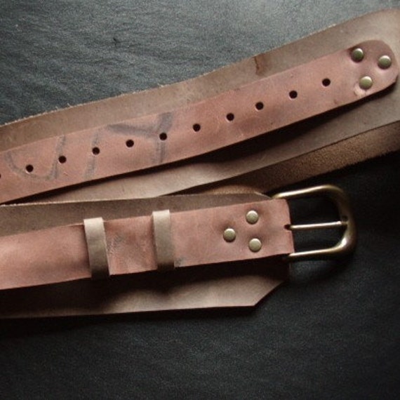 steampunk Piraten Ledergürtel, Breiter Brauner Gürtel Mit Messingnieten Und Schnallen steampunk Piraten Ledergürtel, Breiter Brauner Gürtel Mit Messingnieten Und Schnallen von CyclonaDesigns