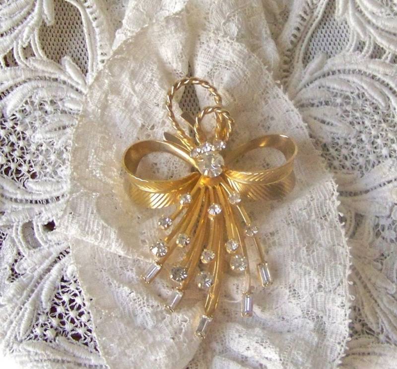 Vintage Sarah Coventry Schleife Brosche Pin Signiert von CynthiasAttic