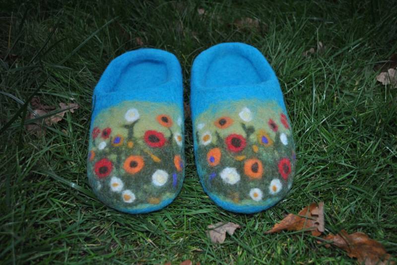 Blumenwiese Gefilzte Hausschuhe/Naturgefilzte Frauenhausschuhe. Größe Kann Man Bestellen von Cynthyaa