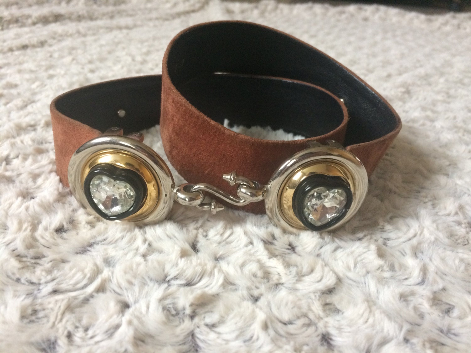 Braune Wildleder Vintage Gauche Gürtel Boho Samt Western Cowboy Hippie 28, 3Inches von Cynthyaa