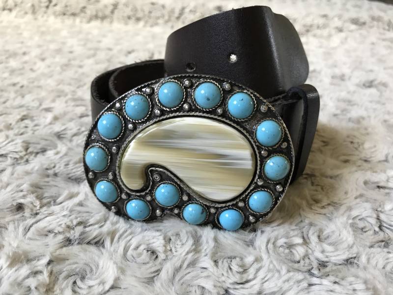 Vintage Echt Leder-Gürtel Mit Schöne Schnalle Boho Leder Gürtel Schokolade Braun Große Frauen-Gürtel von Cynthyaa