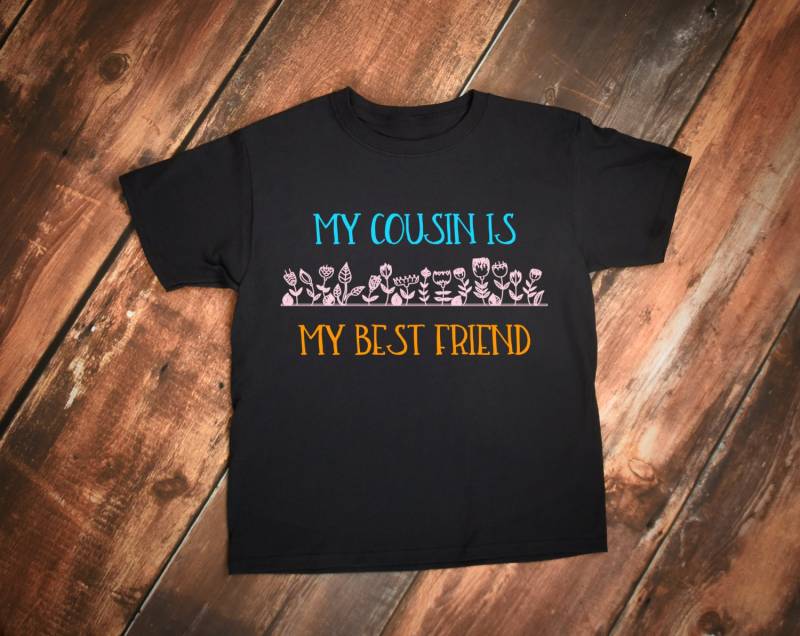 Niedlich Ist Meine Cousine Meiner Besten Freundin Zitat Jugend Kurzarm T-Shirt von CypressKidsBoutique