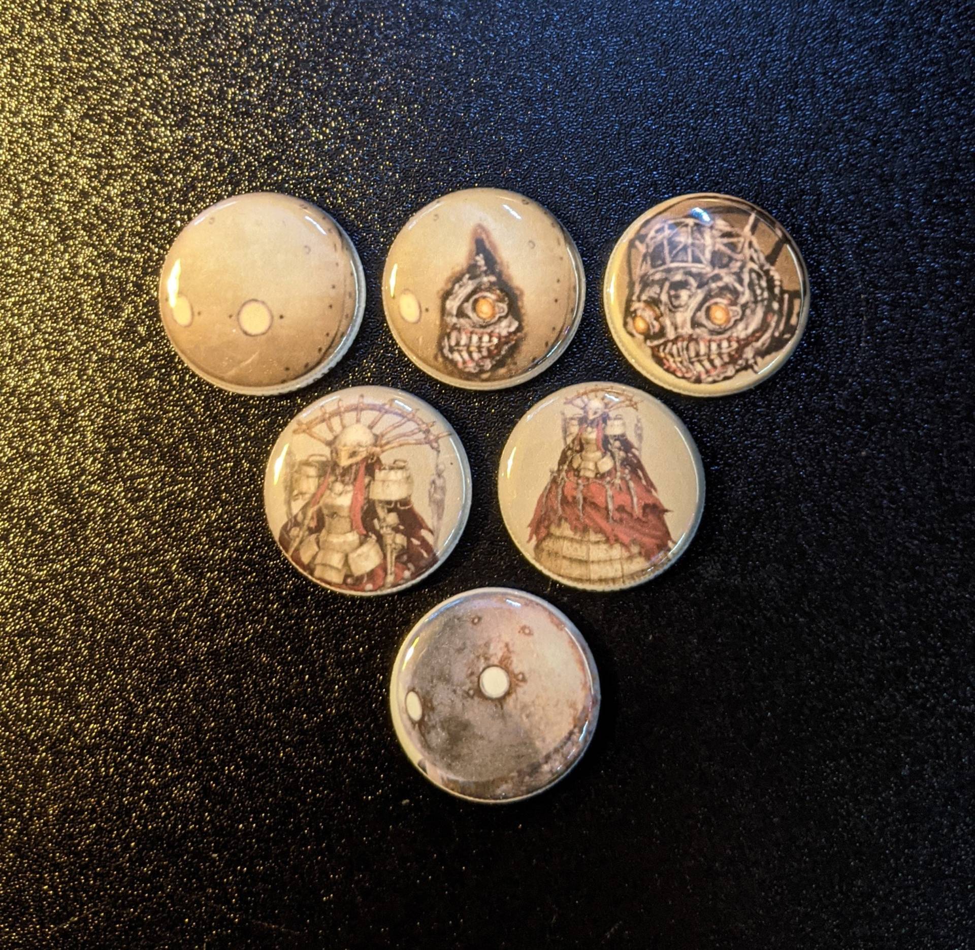 Nier Automata Machine Lifeforms 1 Zoll Pin Back Buttons Nier Automata Machine Lifeforms 1 Zoll Pin Back Buttons von D3Props