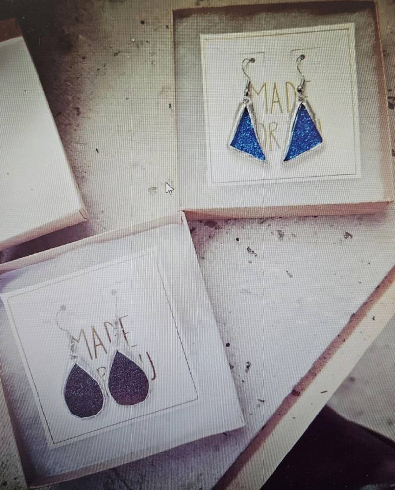 Glas Glitter Gesichert Handmade Ooak Baumeln Ohrring Chirurgenstahl Haken Hypoallergen von DABStainedGlassArt