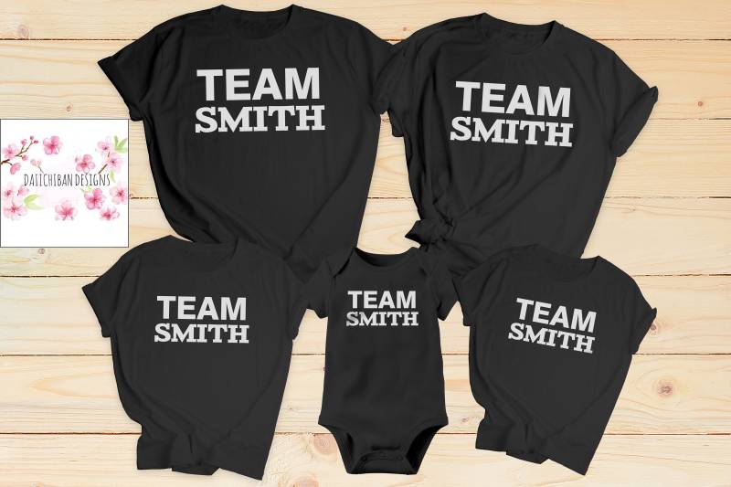 Passende Familien-T-Shirts Personalisierte Team Nachname-T-Shirts von DAIICHIBANdesigns