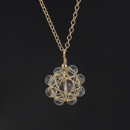 DAIJES Handgemachte goldene gewundene mehrfarbige natürliche Kristallperlen, Achatperlen, Chrysanthemen-Anhänger, Halskette N618, weißer Kristall DAIJES Handgemachte goldene gewundene mehrfarbige natürliche Kristallperlen, Achatperlen, Chrysanthemen-Anhänger, Halskette N618, weißer Kristall von DAIJES