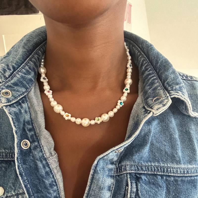 Bunte Perlenkette Mit Süßwasserperlen Und Blumen, Blumenkette, Handgemachte Perlenhalskette, Sommer Halskette, Boho Perlschmuck von DAIXO