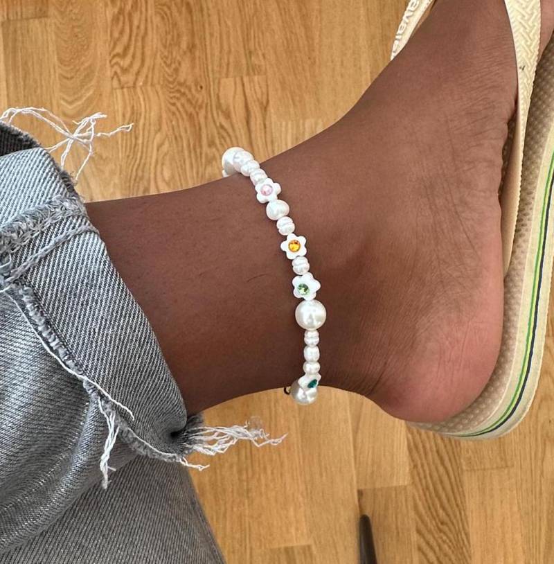 Buntes Perlenfußkettchen Mit Süßwasserperlen, Blumenfußkette, Boho Fußkette, Sommer Handgemachtes Perlenfußkettchen, Strand Schmuck von DAIXO