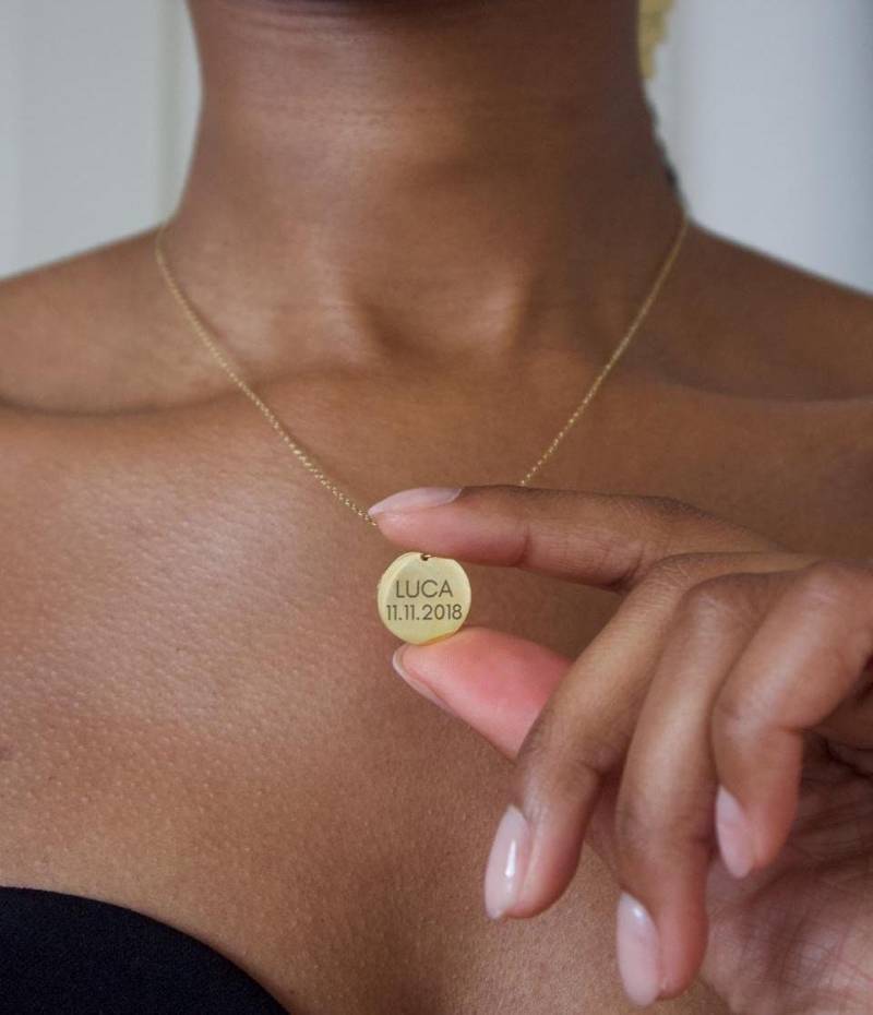 Personaliserte Halskette Mit Gravur in Gold Oder Silber - Namenskette Personalisiertes Geschenk Personalisierte Kette Symbol von DAIXO