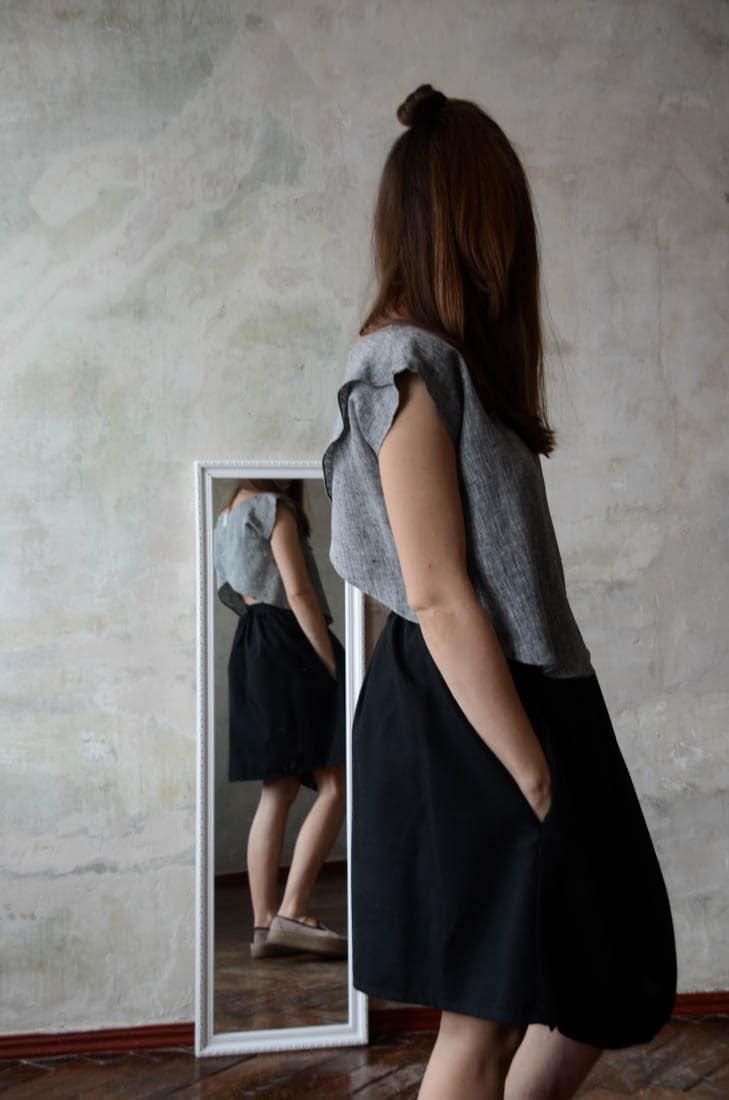 Damen Leinen Top, Grau, Graphit, Sommer Strand Designer Kleidung, Natürlicher Flachs von DALEKO