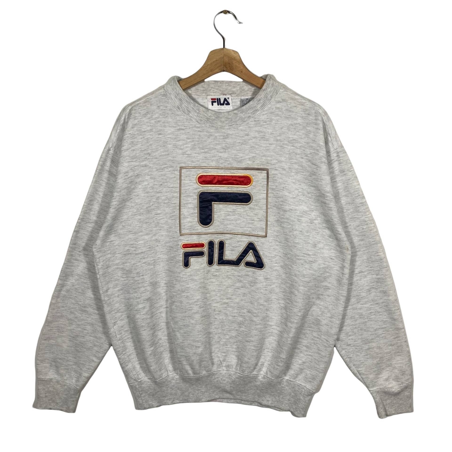 Vintage 90Er Jahre Fila Big Logo Sweatshirt M Größe Graue Farbe von DAMBROWNByDAM