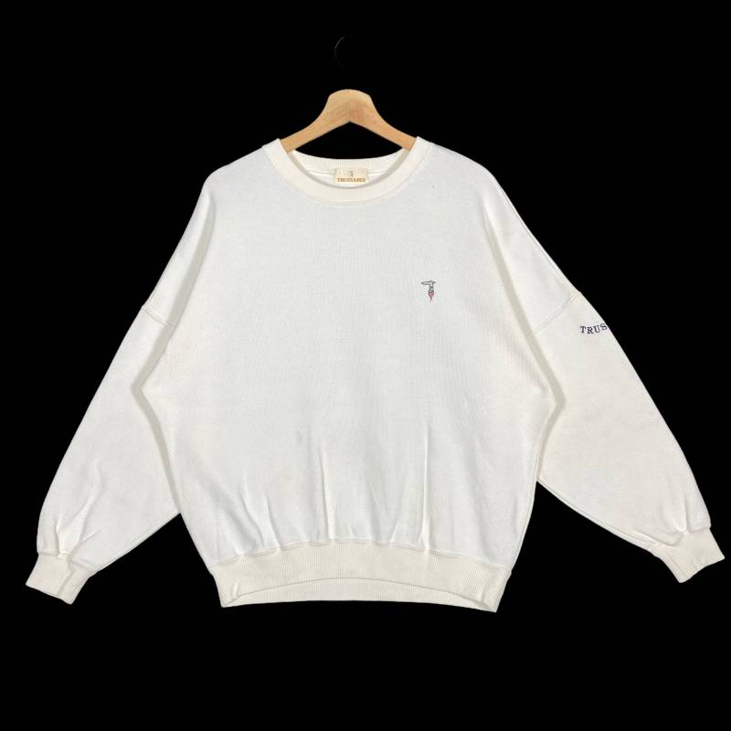 Vintage Trussardi Kleines Logo Sweatshirt Größe L Farbe Weiß von DAMBROWNByDAM