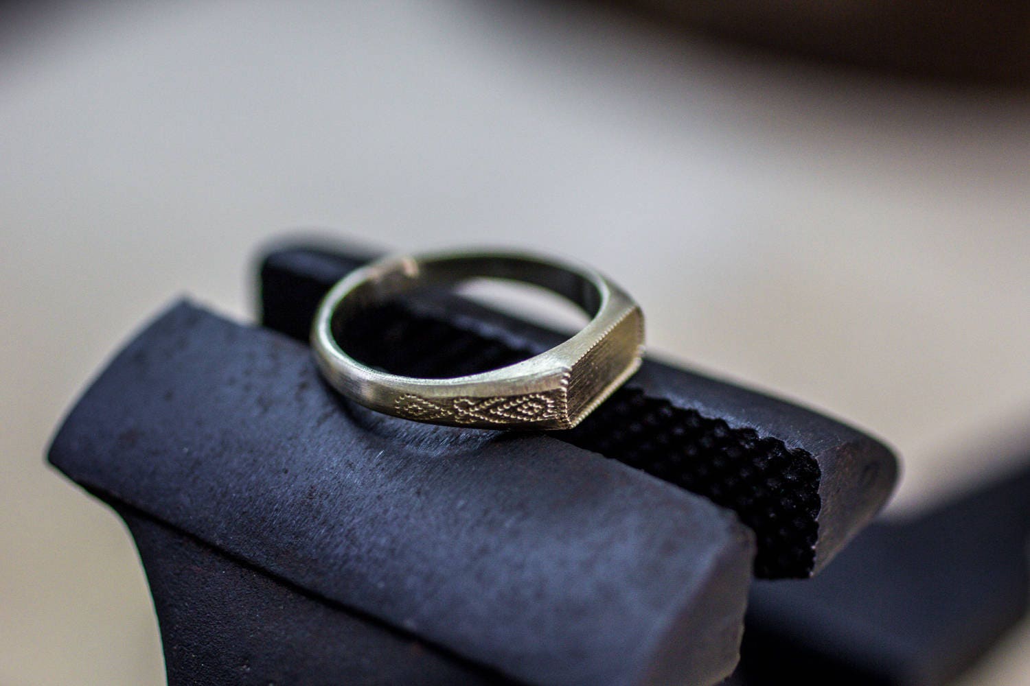 14 K Massive Gold Siegel Ring Frauen, Ehering von DANAKRESPIJEWELRY