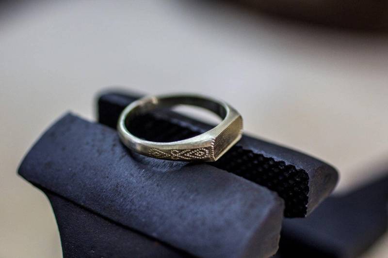 14 K Massive Gold Siegel Ring Frauen, Ehering von DANAKRESPIJEWELRY