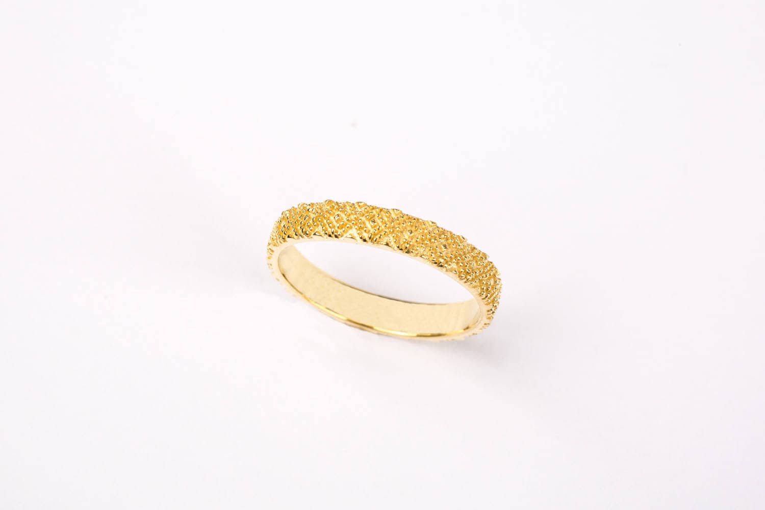 14K Gold Strukturierte Hochzeitsband, 18 K Bio-Hochzeitsband von DANAKRESPIJEWELRY