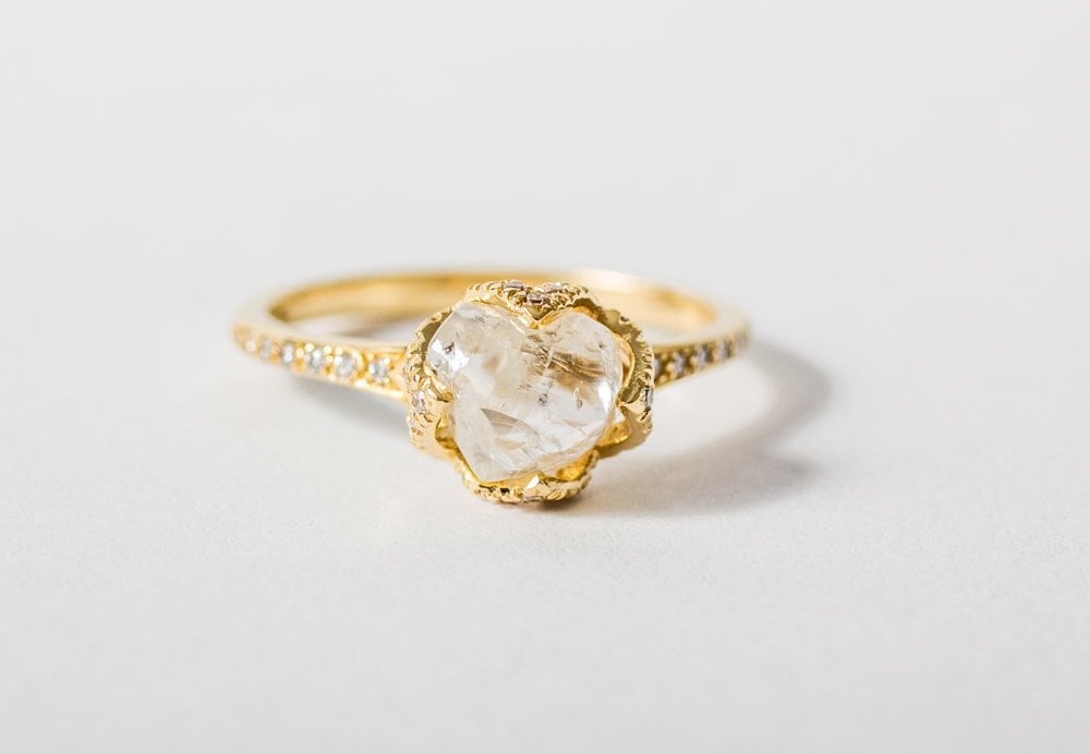 2 Karat Rohdiamant Verlobungsring, Alternativer Verlobungsring Gold von DANAKRESPIJEWELRY