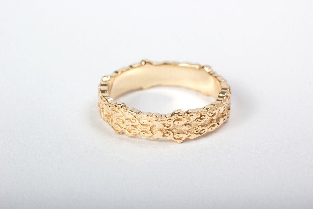 Blumenhochzeiten Frauen, Florale Hochzeitsband Gelb Gold von DANAKRESPIJEWELRY