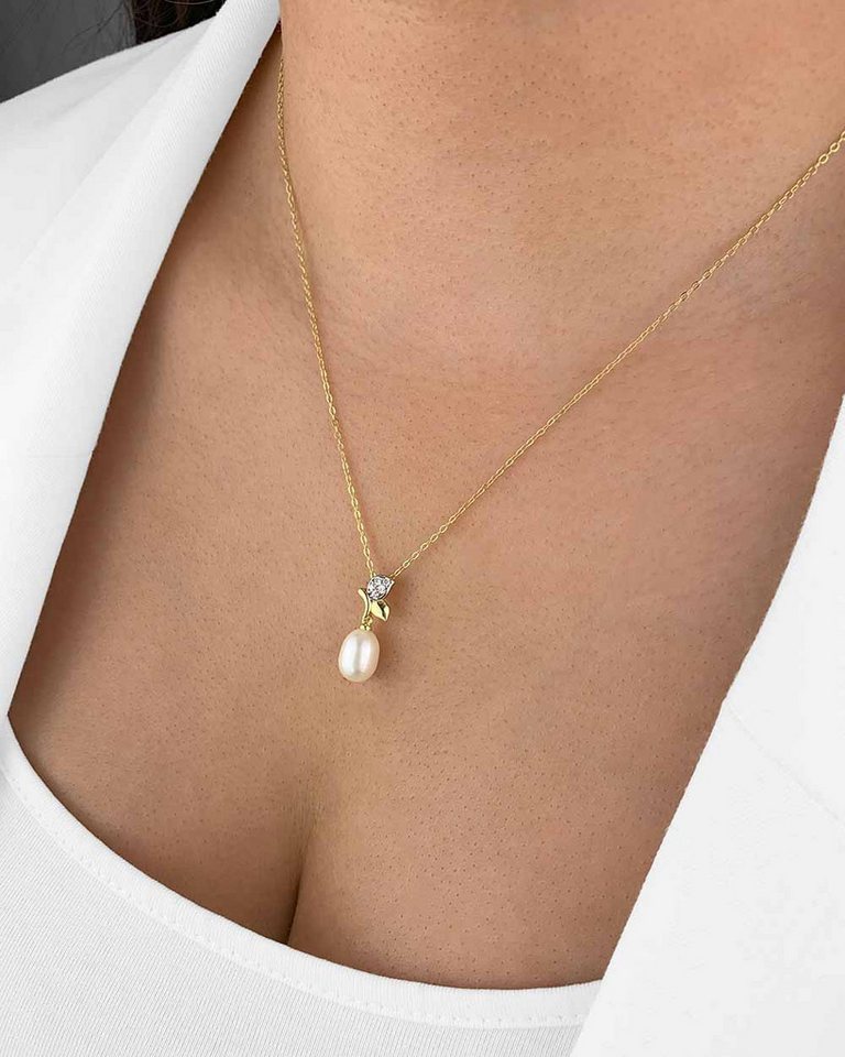 DANIEL CLIFFORD Perlenkette 'Amira' Damen Halskette 18 Karat vergoldet mit Anhänger Perle Blume, größenverstellbare Halskette 40cm - 45cm aus 925 Silber vergoldet von DANIEL CLIFFORD