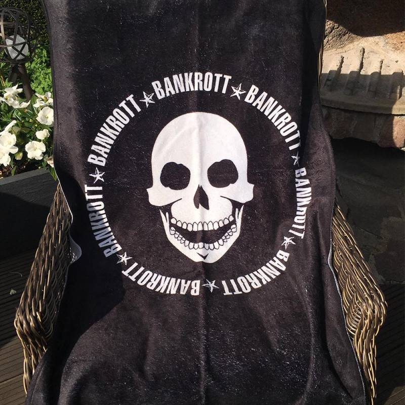 Bankrott Handtuch Beach Schwarz Mit Weißem Totenkopf von DARLUXShop