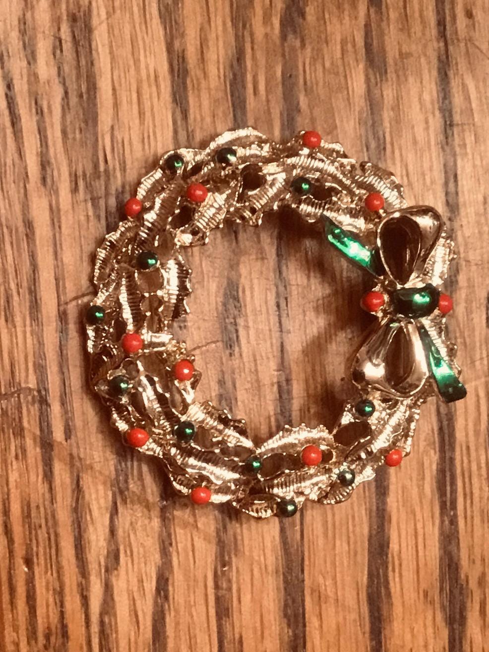 Weihnachtskranz Pin Brosche von DASAJUHAMA
